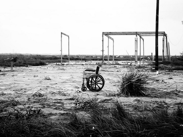 Het ongeluk (8 months after Hurricane Ike, Bolivar Peninsula, Texas 0502091639BW door Patrick Feller)