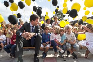 Minister-president Rutte opent de nieuwbouw van zijn oude basisschool Schoolvereniging Wolters.
